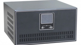 Przerwa w dostawie prądu? Jest na to sposób… LIFESTYLE, IT i technologie - Ileż to razy przeklinaliście tegoroczne upały i wiążące się z tym przerwy w dostawie prądu? Zaczęliście planować wyjazd na drugi, bezpieczny energetycznie koniec świata? Zabezpieczcie się doraźnie – w razie nagłych awarii ochroni Was zwykły akumulator.