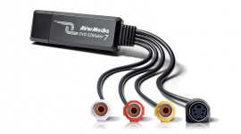 Przywróć życie kasetom VHS LIFESTYLE, IT i technologie - AVerMedia DVD EZMaker 7 pozwoli uporać się z górą starych kaset VHS i przywrócić życie dawnym nagraniom. Dzięki dołączonemu oprogramowaniu można także zredukować szumy czy bezpośrednio udostępnić je na serwisach społecznościowych i podzielić się wspomnieniami.