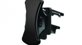 Jedź bezpiecznie z Clingo LIFESTYLE, IT i technologie - Zima to sezon spotkań rodzinnych i wyjazdów na narty. Podczas wyprawy samochodowej w trudnych warunkach atmosferycznych bardzo ważne jest to, by nie rozpraszać wzroku. Właśnie dlatego warto przymocować telefon czy nawigację na poziomie wzroku, tak by nie tracić drogi z oczu.