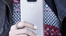 MODUŁOWA REWOLUCJA W POLSCE – LG G5 WCHODZI DO SPRZEDAŻY LIFESTYLE, IT i technologie - Zaprezentowany podczas ostatnich ostatnich targów MWC w Barcelonie, model LG G5 zwrócił uwagę świata nie tylko najlepszymi parametrami, ale także wyjątkową konstrukcją, która pozwala w prosty sposób przekształcić go w wyspecjalizowany system rozrywki.