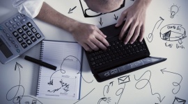 Porównywarka cenowa: pierwszy wybór polskiego e-klienta LIFESTYLE, IT i technologie - Z badań wynika, że z wyszukiwarek cenowych korzysta ok. 80% kupujących online. Nie tylko ze względu na pieniądze, ale także czas i nerwy. Jednak nawet 66% internautów co roku zmienia e-sklep z powodu słabej obsługi. Jak zatem wygrać w pojedynku cenowym?