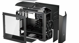 Cooler Master: nie musisz ciągle zmieniać obudowy LIFESTYLE, IT i technologie - Często przy wyborze nowych podzespołów do komputera, użytkownik zmuszony jest wpierw sprawdzić, czy w ogóle znajdzie na nie miejsce w swojej obudowie. W przypadku produktów Cooler Mastera remedium na wspomnianą bolączkę ma być modularny system FreeForm.