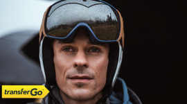 Gra Fair Play procentuje nie tylko w sporcie: nowa kampania TransferGo z Piotrem LIFESTYLE, IT i technologie - Piotr Żyła po raz kolejny został twarzą kampanii TransferGo. W najnowszym spocie marka odnosi się do sportowego współzawodnictwa, podkreślając, jak ważne są zasady Fair Play – także w biznesie.