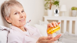 Miej na oku seniorów, którzy są pod Twoją opieką LIFESTYLE, IT i technologie - Czy jesteśmy w stanie zapewnić starszej osobie bezpieczeństwo nawet pod naszą nieobecność? Jak zwykle, nowe technologie wychodzą problemom codziennego życia naprzeciw.