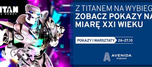 Pokazy mody w Avenidzie z robotem Titanem